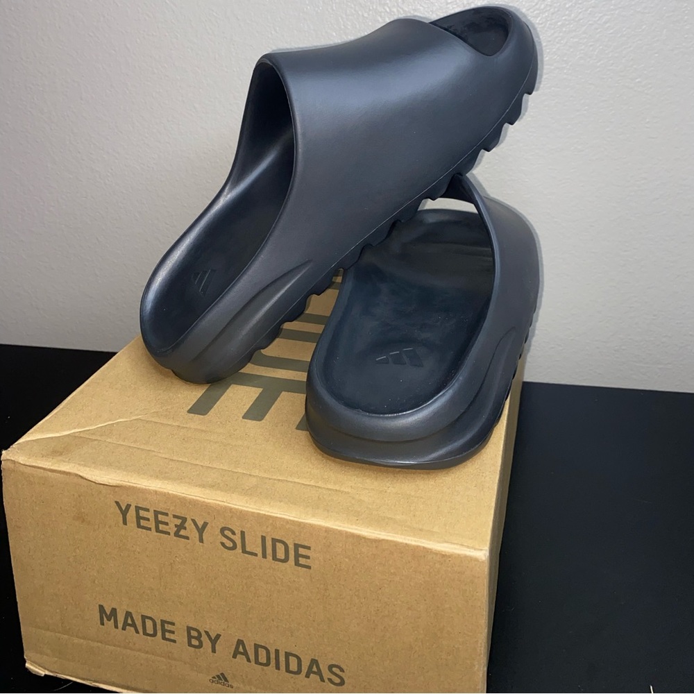 Black yeezy slides